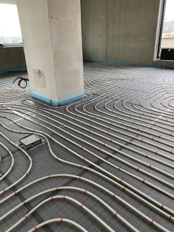 Laying down the floor heating system